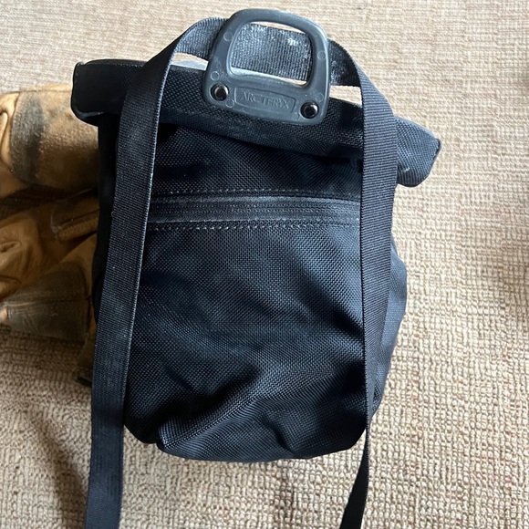 Climbing Chalk Bag with leather metolius Tan Gloves - Picture 2 of 5